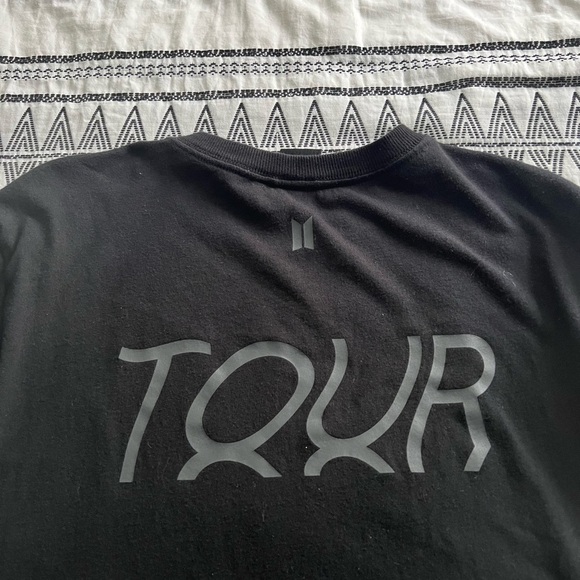BTS Map of The Soul Tour Tee Size Large - Picture 4 of 6